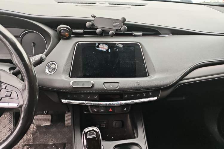 Used Cadillac XT4 2018 28T Two-Wheel Drive Leading Sport Model Audio And AC Panel