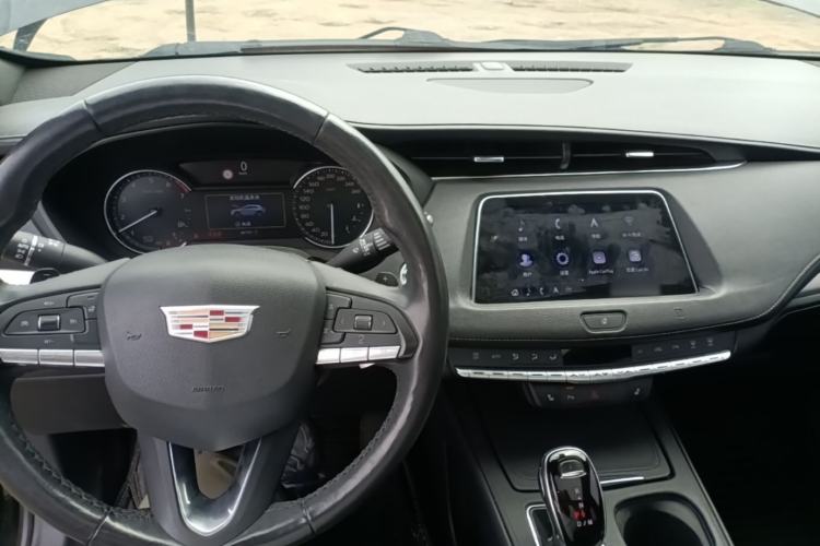 Used Cadillac XT4 2018 28T Two-Wheel Drive Leading Version Center Console