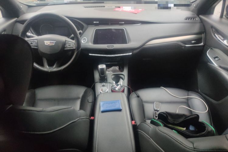 Used Cadillac XT4 2018 28T Two-Wheel Drive Leading Version Center Console