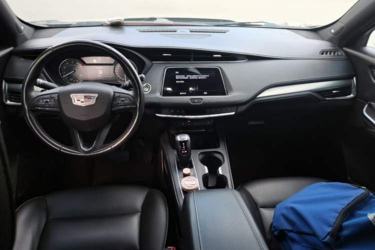 Used Cadillac XT4 2018 28T Two-Wheel Drive Leading Version Center Console
