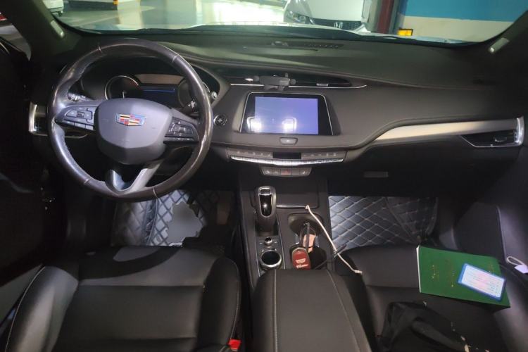 Used Cadillac XT4 2018 28T Two-Wheel Drive Leading Version Center Console