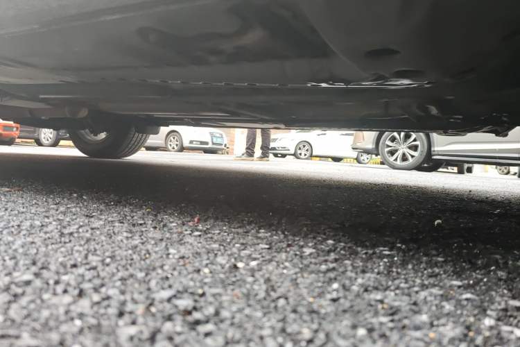 Used Cadillac XT4 2018 28T Two-Wheel-Drive Luxury Model Chassis Front Right