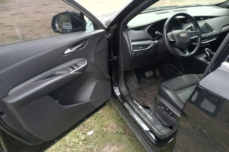 Used Cadillac XT4 2018 28T Two-Wheel Drive Leading Version Driver Seat