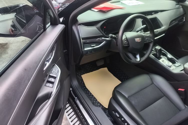 Used Cadillac XT4 2018 28T Two-Wheel Drive Tech Version Driver Seat