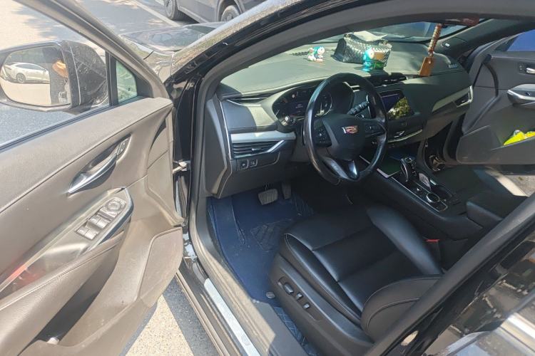 Used Cadillac XT4 2018 28T Two-Wheel-Drive Luxury Model Driver Seat