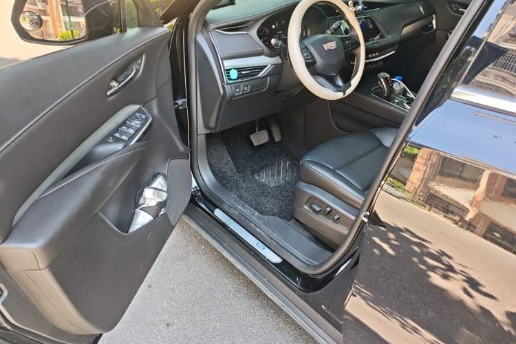 Used Cadillac XT4 2018 28T Two-Wheel Drive Leading Version Driver Seat