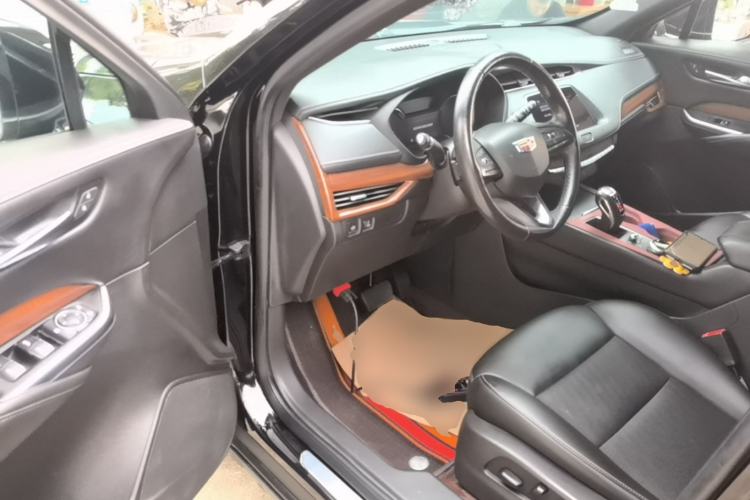 Used Cadillac XT4 2018 28T Two-Wheel Drive Tech Version Driver Seat