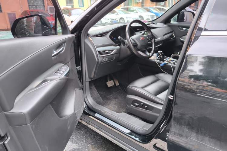Used Cadillac XT4 2018 28T Two-Wheel-Drive Luxury Model Driver Seat