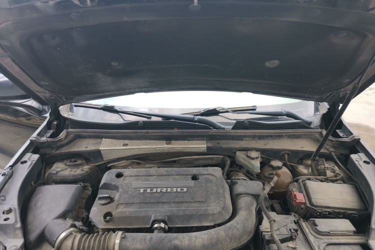 Used Cadillac XT4 2018 28T Two-Wheel-Drive Luxury Model Engine Bay