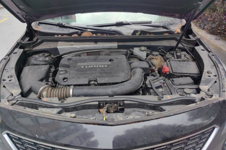 Used Cadillac XT4 2018 28T Two-Wheel-Drive Luxury Model Engine Bay