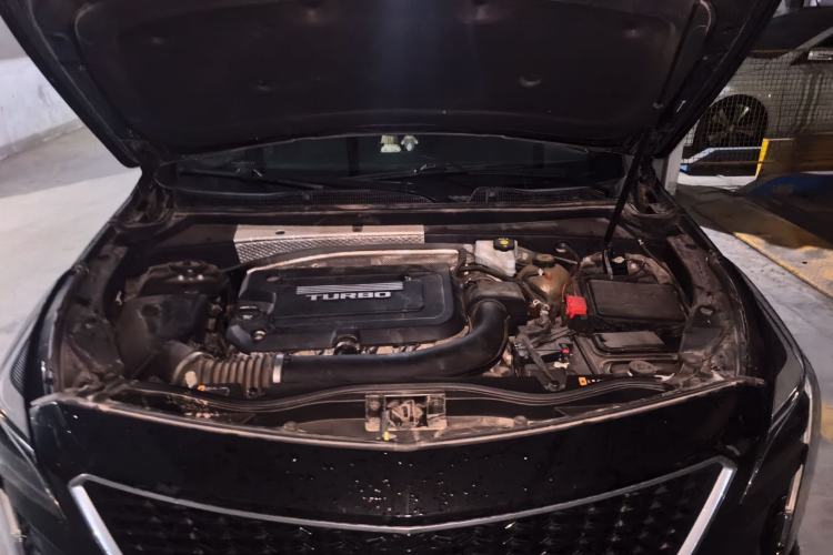 Used Cadillac XT4 2018 28T Two-Wheel Drive Luxury Sport Model Engine Bay