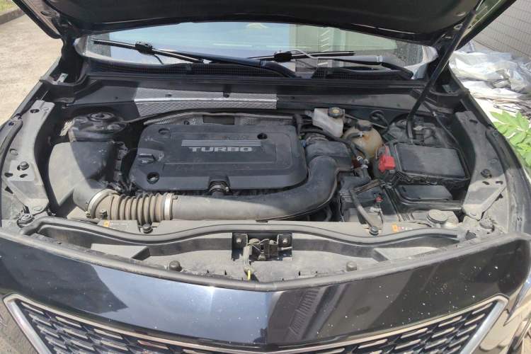 Used Cadillac XT4 2018 28T Two-Wheel-Drive Luxury Model Engine Bay