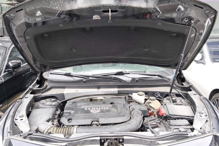 Used Cadillac XT4 2018 28T Two-Wheel Drive Luxury Sport Model Engine Bay