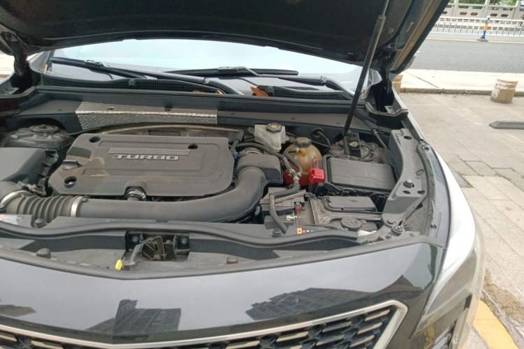 Used Cadillac XT4 2018 28T Two-Wheel Drive Leading Version Engine Bay Left