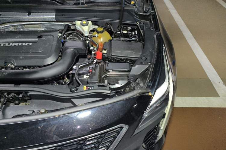 Used Cadillac XT4 2018 28T Four-Wheel Drive Leading Model Engine Bay Left