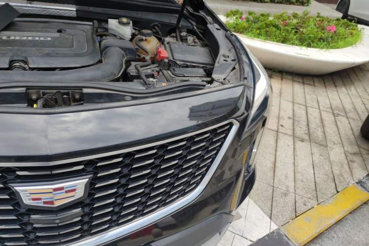 Used Cadillac XT4 2018 28T Two-Wheel Drive Leading Version Engine Bay Left