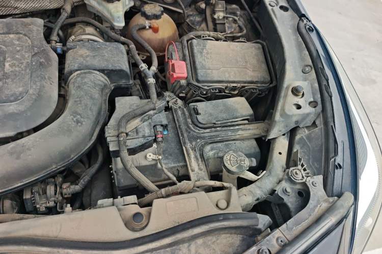 Used Cadillac XT4 2018 28T Two-Wheel Drive Tech Version Engine Bay Left