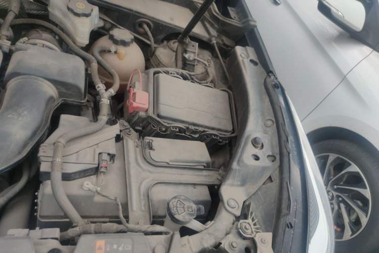 Used Cadillac XT4 2018 28T Two-Wheel Drive Leading Version Engine Bay Left