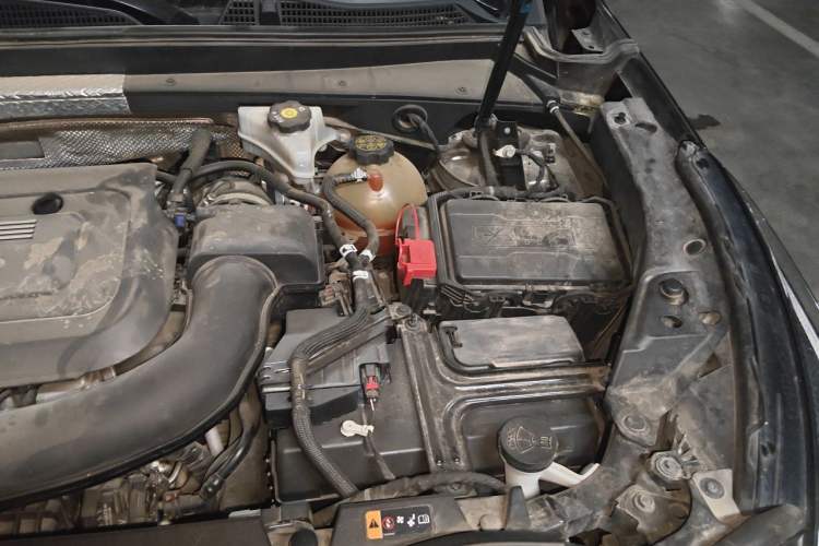 Used Cadillac XT4 2018 28T Two-Wheel Drive Leading Version Engine Bay Left