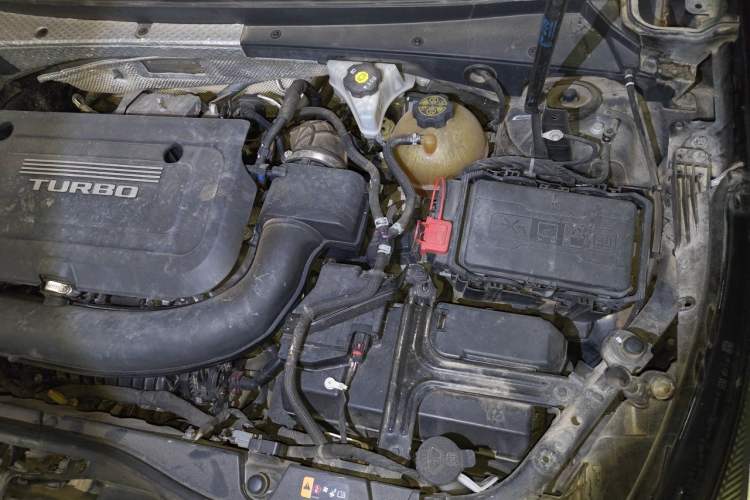 Used Cadillac XT4 2018 28T Two-Wheel Drive Leading Version Engine Bay Left