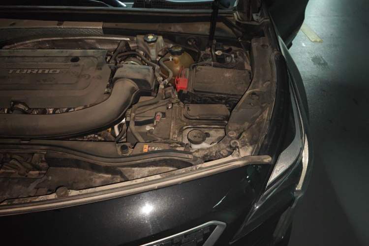 Used Cadillac XT4 2018 28T Two-Wheel Drive Tech Version Engine Bay Left
