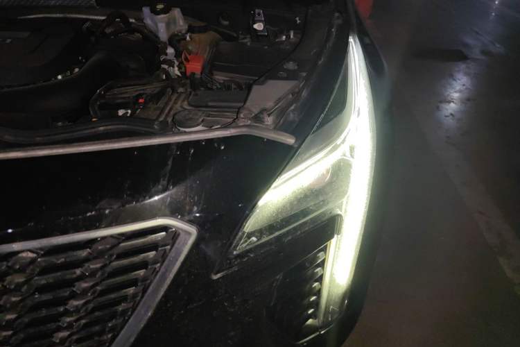 Used Cadillac XT4 2018 28T Two-Wheel Drive Leading Version Engine Bay Left