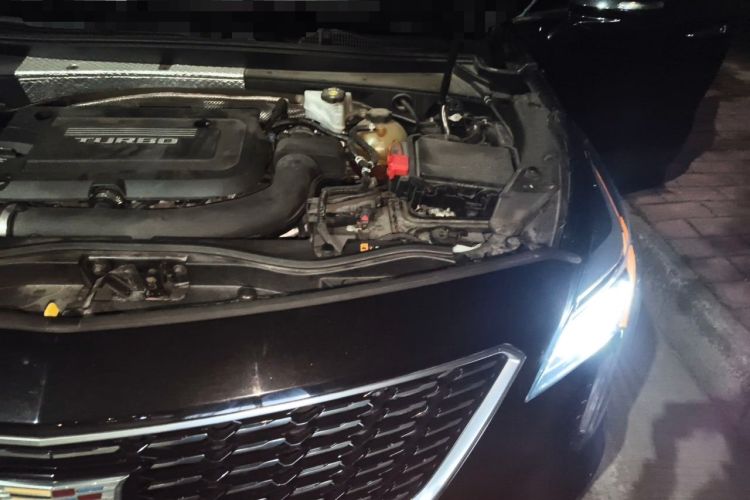 Used Cadillac XT4 2018 28T Two-Wheel Drive Tech Version Engine Bay Left