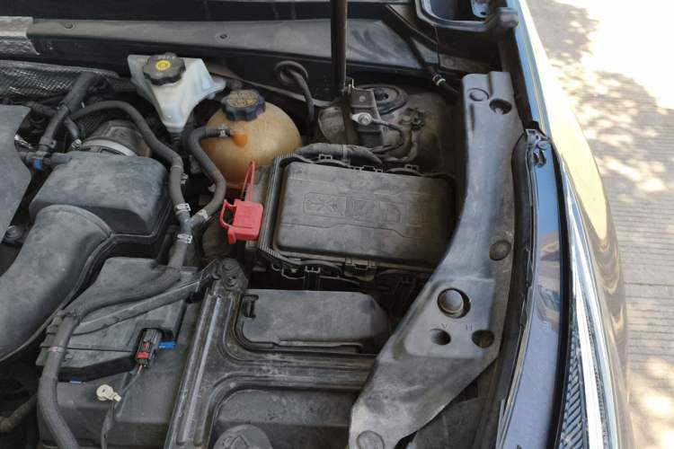 Used Cadillac XT4 2018 28T Two-Wheel Drive Leading Version Engine Bay Left