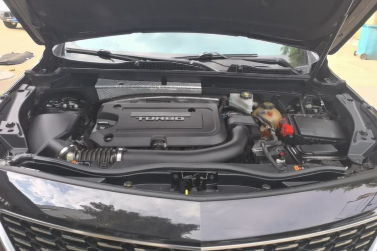 Used Cadillac XT4 2018 28T Two-Wheel Drive Tech Version Engine Bay
