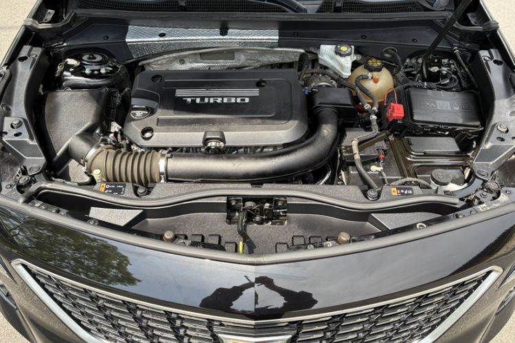 Used Cadillac XT4 2018 28T Two-Wheel Drive Tech Version Engine Bay