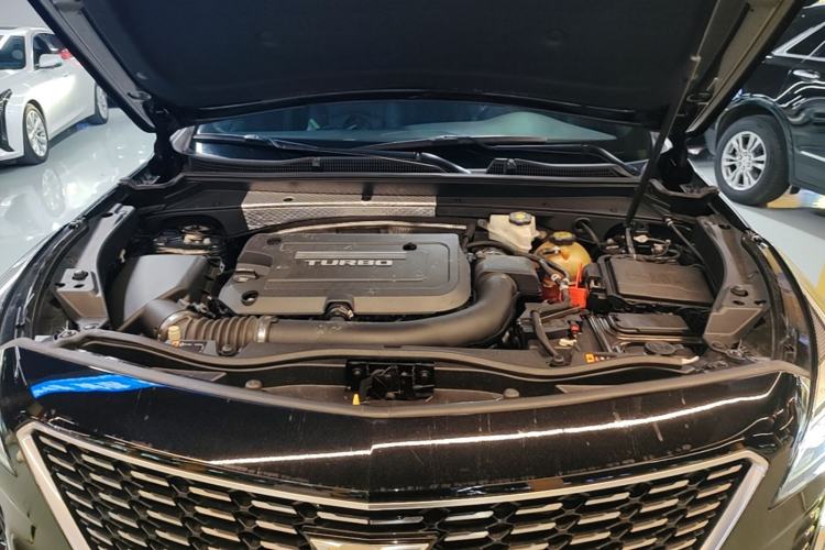 Used Cadillac XT4 2018 28T Four-Wheel Drive Leading Model Engine Bay
