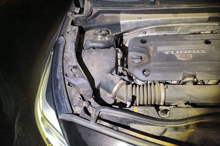 Used Cadillac XT4 2018 28T Two-Wheel Drive Leading Version Engine Bay Right