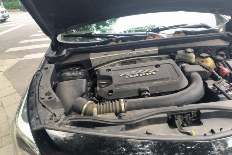 Used Cadillac XT4 2018 28T Two-Wheel Drive Leading Version Engine Bay Right
