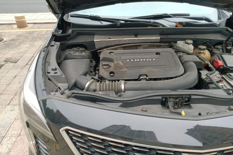 Used Cadillac XT4 2018 28T Two-Wheel Drive Leading Version Engine Bay Right