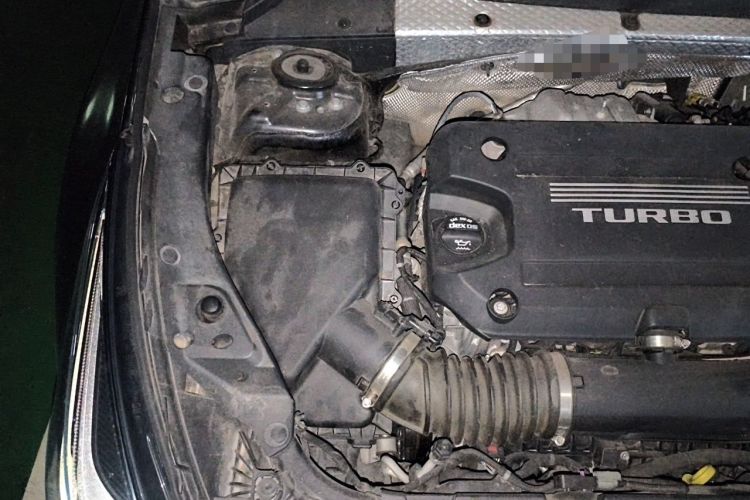 Used Cadillac XT4 2018 28T Two-Wheel Drive Tech Version Engine Bay Right