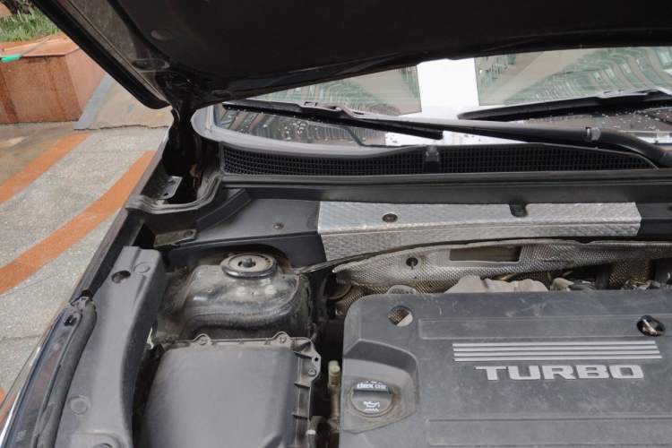Used Cadillac XT4 2018 28T Two-Wheel Drive Leading Version Engine Bay Right