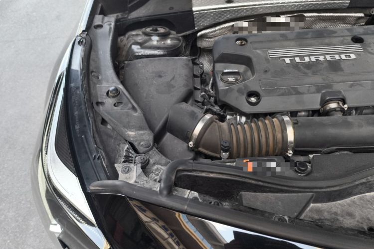 Used Cadillac XT4 2018 28T Two-Wheel Drive Tech Version Engine Bay Right