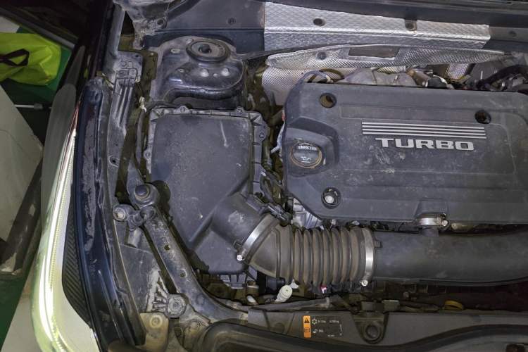 Used Cadillac XT4 2018 28T Two-Wheel Drive Leading Version Engine Bay Right