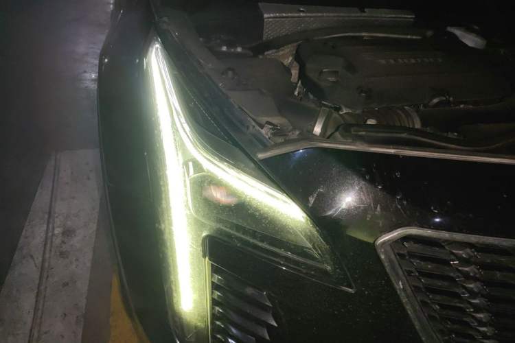 Used Cadillac XT4 2018 28T Two-Wheel Drive Leading Version Engine Bay Right