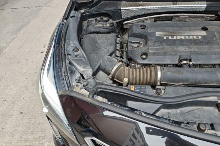 Used Cadillac XT4 2018 28T Two-Wheel Drive Tech Version Engine Bay Right