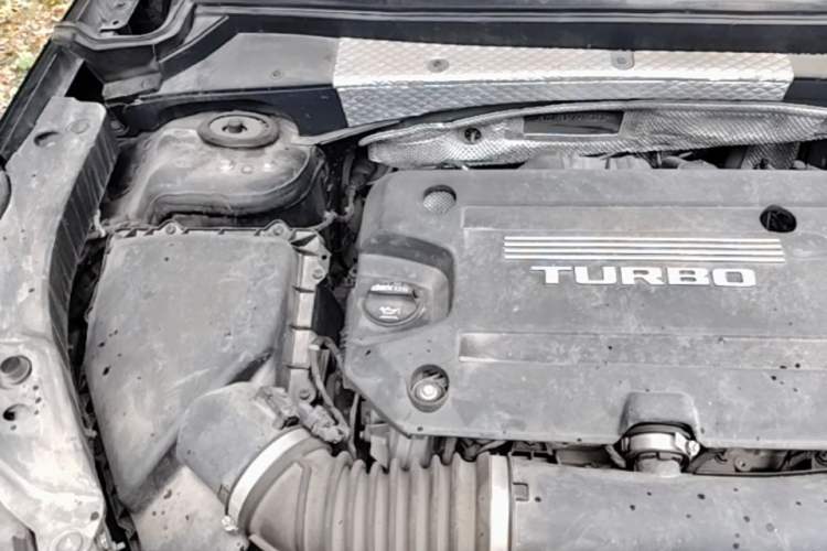 Used Cadillac XT4 2018 28T Two-Wheel Drive Leading Version Engine Bay Right