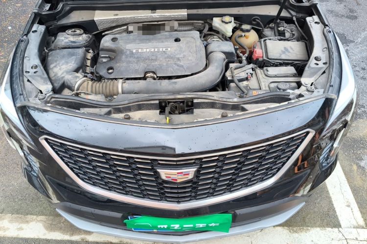 Used Cadillac XT4 2018 28T Two-Wheel-Drive Luxury Model Engine Bay