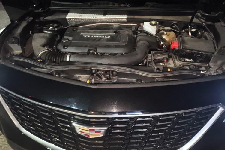 Used Cadillac XT4 2018 28T Two-Wheel Drive Tech Version Engine Bay