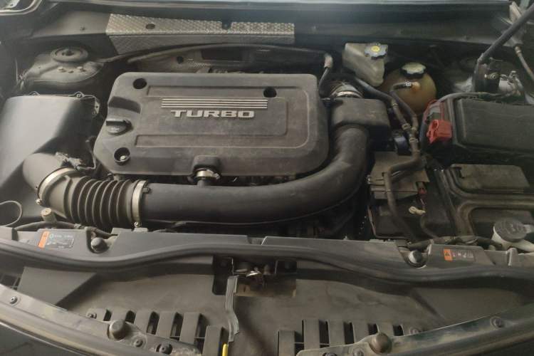 Used Cadillac XT4 2018 28T Two-Wheel Drive Luxury Sport Model Engine Bay