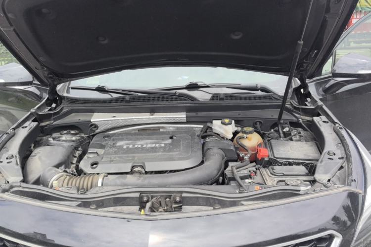 Used Cadillac XT4 2018 28T 4x4 Platinum Sport Edition Engine Bay