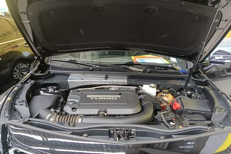 Used Cadillac XT4 2018 28T Two-Wheel Drive Luxury Sport Model Engine Bay