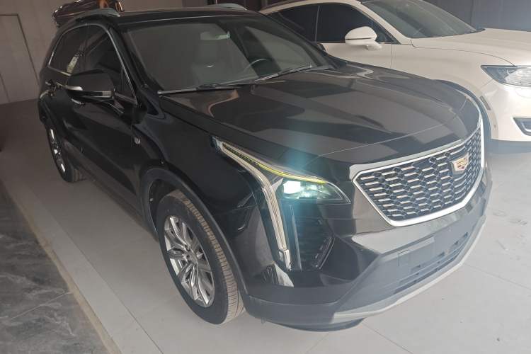 Used Cadillac XT4 2018 28T Two-Wheel-Drive Luxury Model Exterior 1