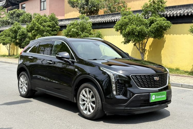 Used Cadillac XT4 2018 28T Two-Wheel Drive Tech Version Exterior 2