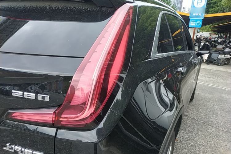 Used Cadillac XT4 2018 28T Two-Wheel Drive Leading Version Exterior 3
