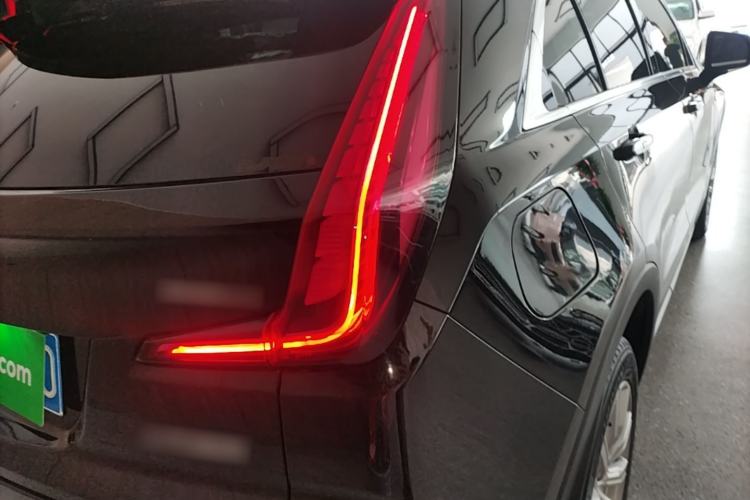 Used Cadillac XT4 2018 28T Two-Wheel Drive Leading Version Exterior 3